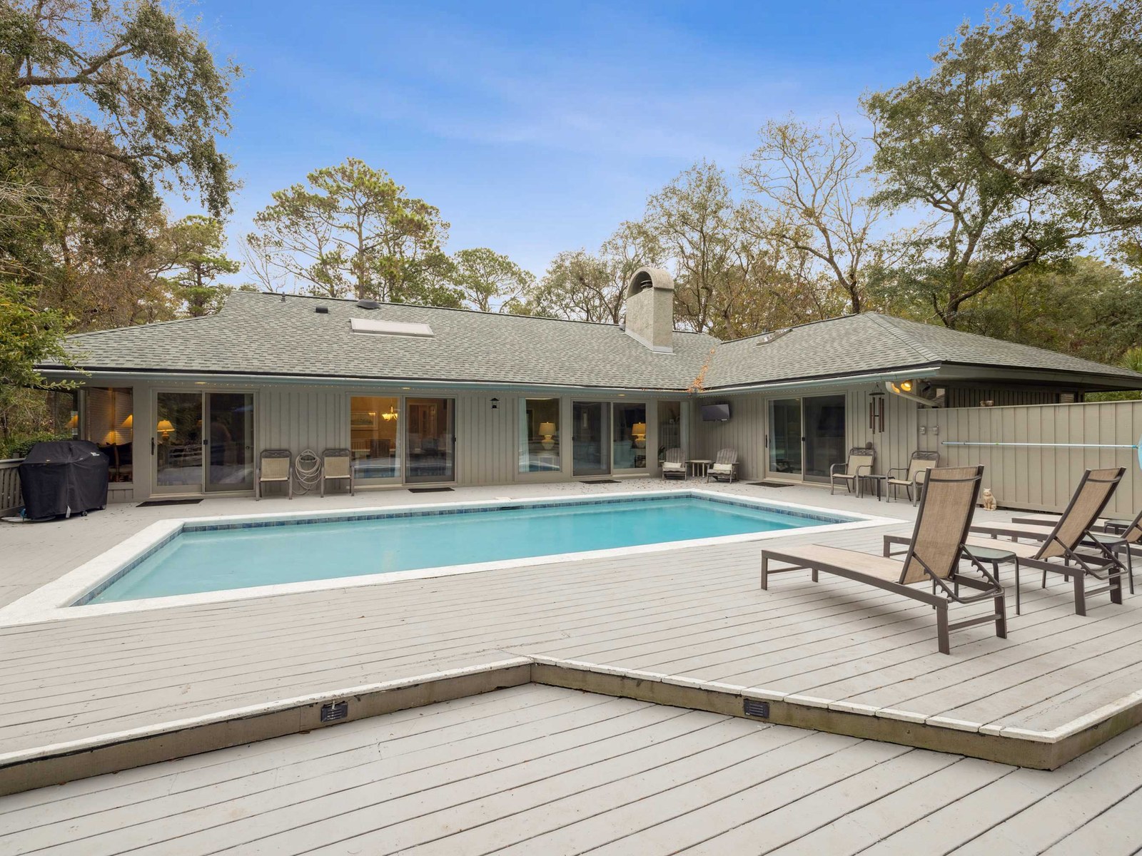 Hilton Head Island vacation home and pool deck